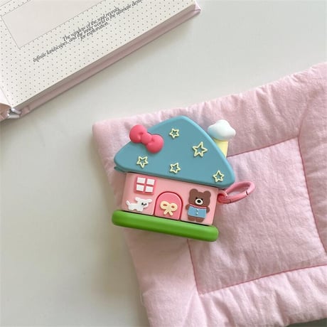 CUTECASE可愛い家 Airpods4ケース クマちゃん AirpodsPro2ケース airpods3/2カバー リング付き ギフトにおすすめ 頑丈CM5412