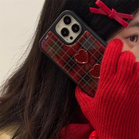 CUTECASEハートボタン iPhone16/16Proケース チェック柄 ストラップ アイフォン15プロ/14/13proカバー 可愛い レッド トレンドファッション CM4982
