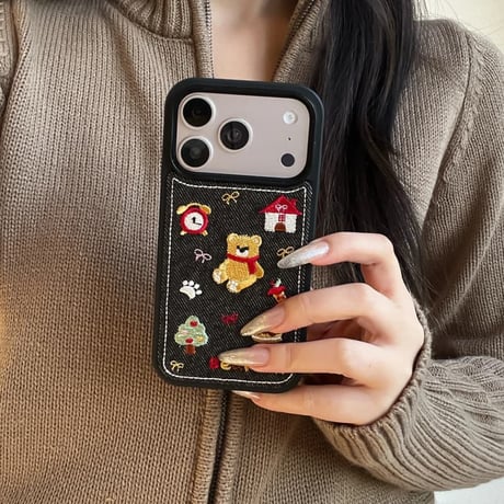 CUTECASE 刺繡熊ちゃん iPhone17Pro/17ケース デニム素材 iPhone17ProMax/16Pro/15カバー 可愛すぎ オシャレ 秋冬ファッション CM5972