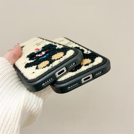 CUTECASE刺繡 熊ちゃん iPhone16/16Proケース 毛織物 iPhone15Pro/14Promax/13カバー 耐衝撃 頑丈 秋冬に流行る CM4815