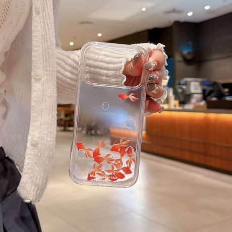 CUTECASE 泳ぐ金魚iPhone17Promaxケース液体 動くキラキララメ iPhone17Pro/16/15カバー 丈夫 ストレス発散 ギフトにおすすめ CM6305