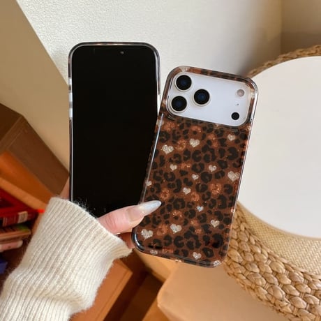 CUTECASE ハート柄と豹柄 iPhone17Pro/17ケース キラキララメいり iPhone17ProMax/16Pro/15カバー 茶色 可愛すぎ CM6025