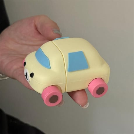 CUTECASE ギフトにおすすめ Airpods4ケース 熊ちゃん 車デザイン Airpodspro2カバー Airpods3/2 タイヤあり リング付 可愛いCM5544