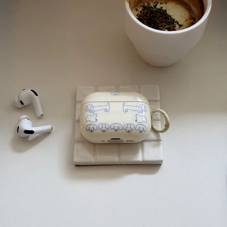 CUTECASE ワンちゃん Airpods Pro3ケース 犬キーホルダー Airpods4/3カバー pro2/pro1 ベージュ 頑丈 大人可愛いCM6105