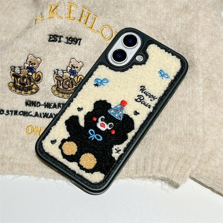 CUTECASE刺繡 熊ちゃん iPhone16/16Proケース 毛織物 iPhone15Pro/14Promax/13カバー 耐衝撃 頑丈 秋冬に流行る CM4815