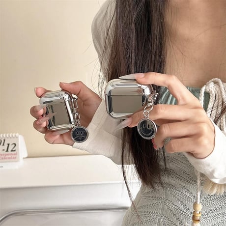 CUTECASEメッキ Airpods 4ケース にこちゃんキーチェーン付 Airpods3/Pro2ケース airpodspro2カバー 艶感 大人可愛いCM5253