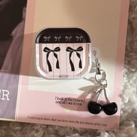 CUTECASE リボン柄 Airpods Pro3ケース さくらんぼキーホルダー Airpods 4/3カバーケース AirpodsPro2/1 かわいい 女子力アップ CM6193