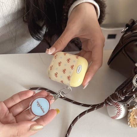 CUTECASE リボン柄 Airpods Pro3ケース 淡黄色 Airpods 4/3カバー AirpodsPro2/1 キーホルダー付 韓国っぽ 可愛すぎ CM6075