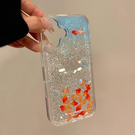 CUTECASE 泳ぐ金魚iPhone17Promaxケース液体 動くキラキララメ iPhone17Pro/16/15カバー 丈夫 ストレス発散 ギフトにおすすめ CM6305