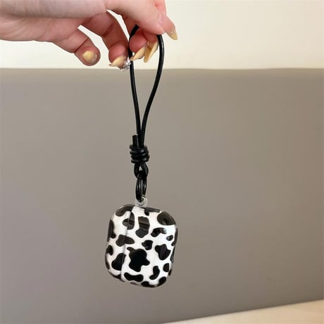 CUTECASE アニマル柄 Airpods４ケース 牛柄 ストラップ付 Airpods3/Pro2ケース 可愛い 丈夫CM5674