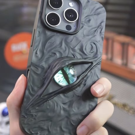 クリエイティブでパーソナライズされたデザイン、本物そっくりの悪魔の目iphone17Promaxケース
