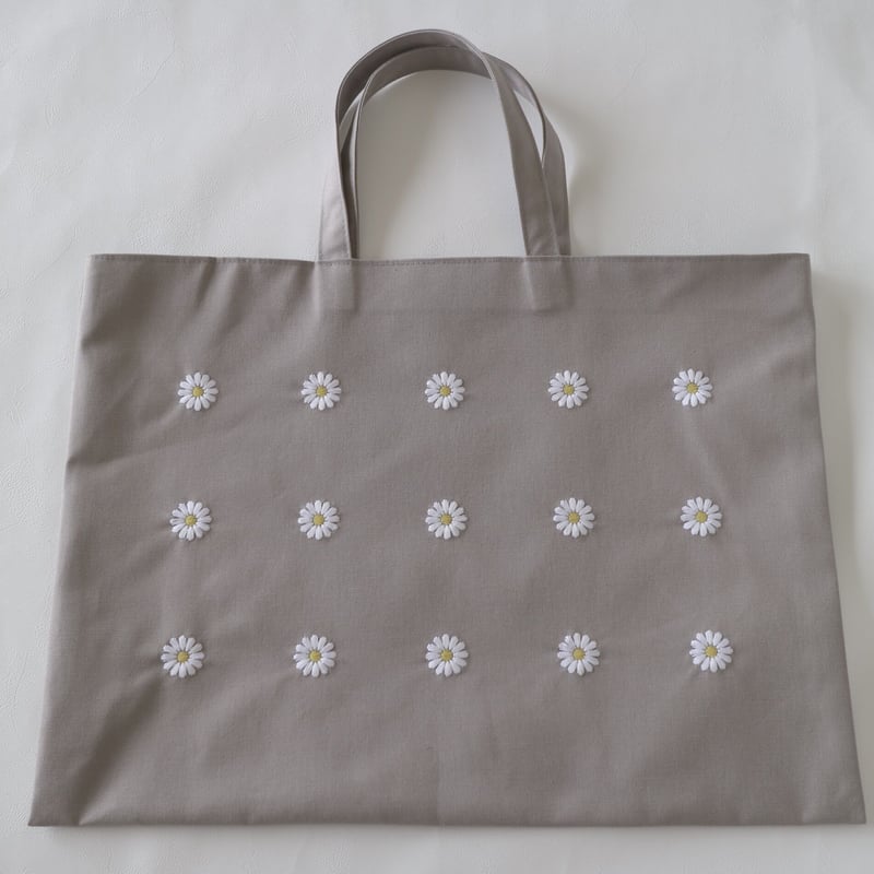 Navy label・レッスンバッグ・グレー＊マーガレット刺繍 （裏地・ピン