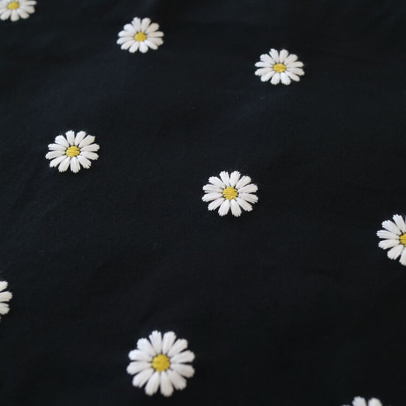 ℳ.♡  フリル付きレッスンバッグ マーガレット 花 Navy label・レッスンバッグ・紺＊マーガレット刺繍 （裏地