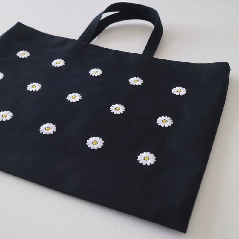 Navy label・レッスンバッグ・紺＊マーガレット刺繍 （裏地・ギンガム