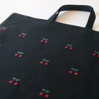 レッスンバッグ お布団バッグ　ヌビ　さくらんぼ刺繍　ハート刺繍 レッスンバッグ お布団バッグ ヌビ さくらんぼ刺繍 ハート刺繍