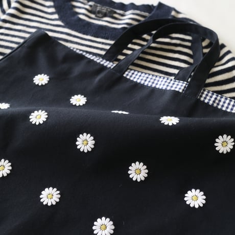 Navy label・レッスンバッグ・紺＊マーガレット刺繍  （裏地・ギンガムチェック）