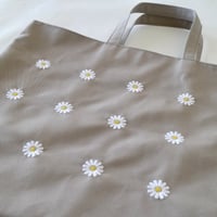 Navy label・レッスンバッグ・グレー＊マーガレット刺繍 (裏地・ギンガムチェック)