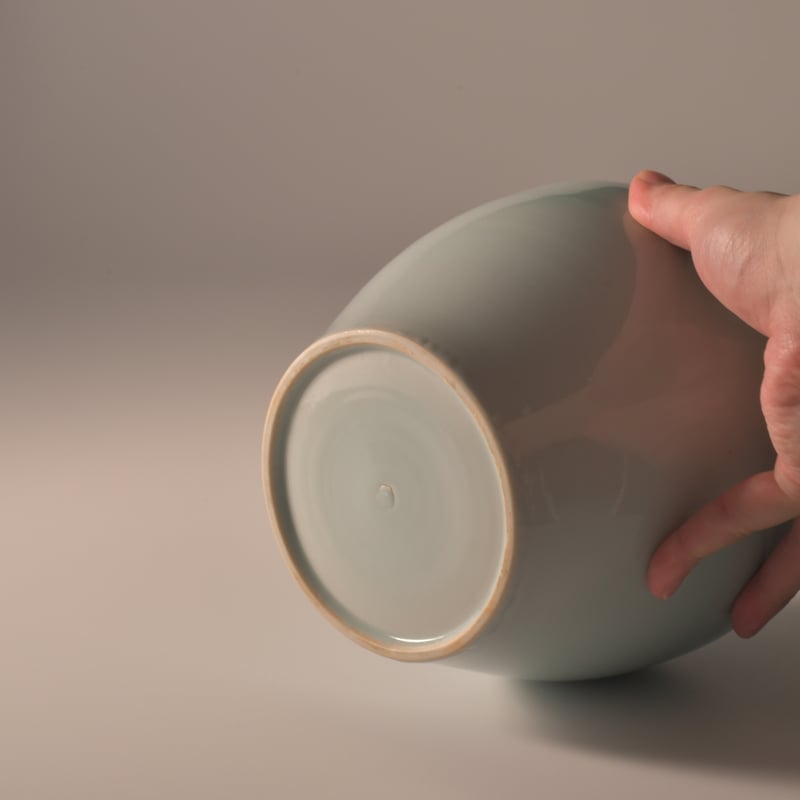 半磁器青磁花器【1点もの】 | 宇美焼｜鶴加窯