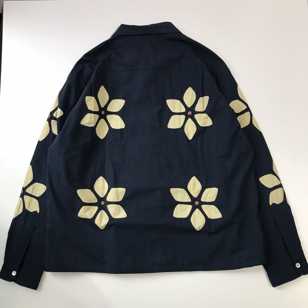 it's inconspicuous presence /総柄ジャケット its its inconspicuous presence(niche.) Shirts Jacke