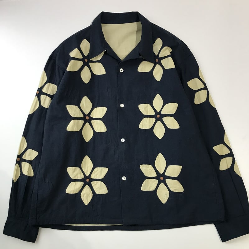 its inconspicuous presence (niche.) Flower Cut