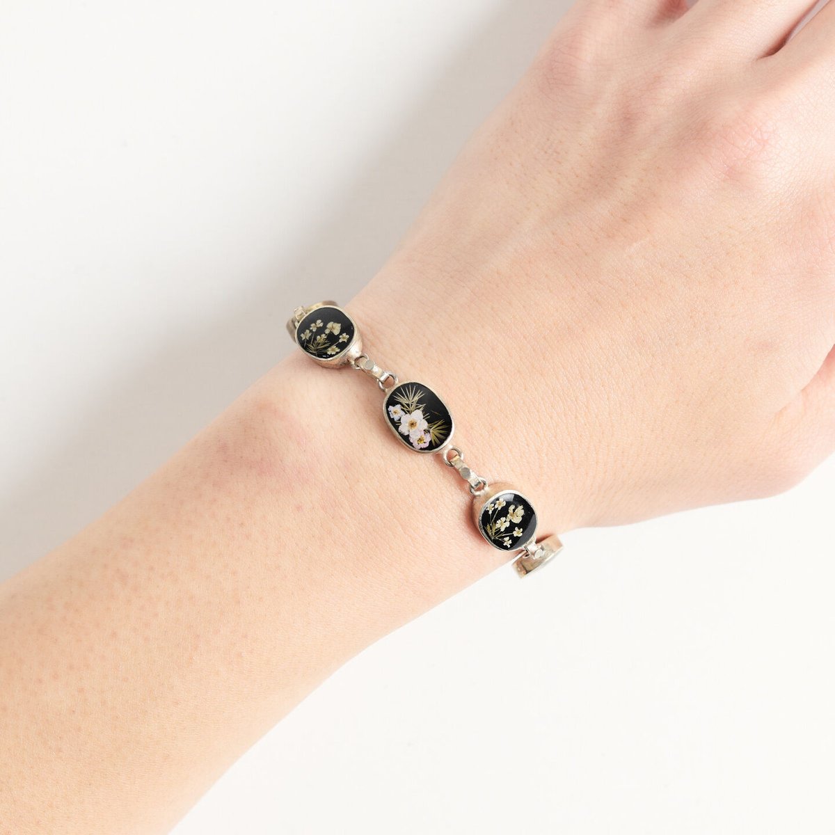 GUSTAVO Flower Chain Bracelet ブラック - luknova.com