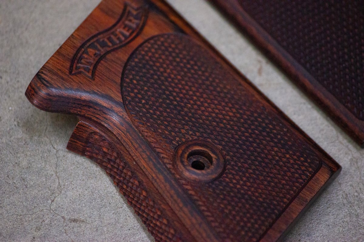 ウッドグリップ｜マルゼン製 ワルサーPPK｜チェッカー/ブラウン [AWG