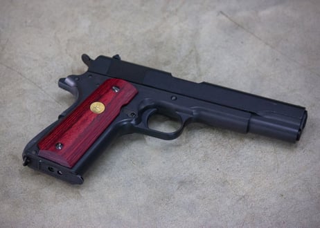 ウッドグリップ｜ガバメント/45AUTO｜メダル/レッド　[AWG-1411]
