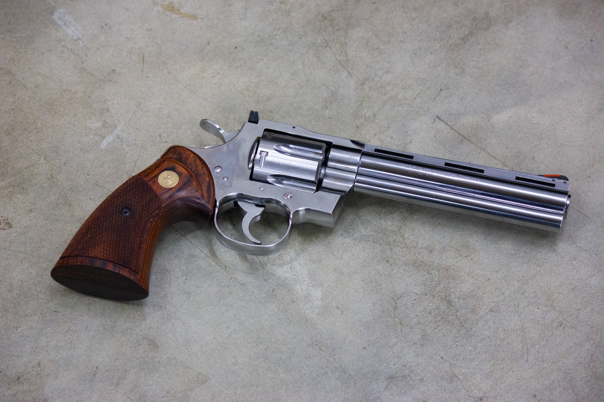 .357 Magnum リボルバー 木製グリップ ウッドグリップ｜タナカワークス社製 Colt Python.357 Magnum
