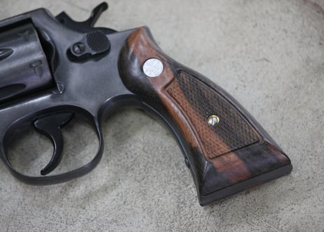 ウッドグリップ｜S&W｜M10｜K/Lフレーム”スクエアバットタイプ”用｜サービスサイズ／テーパーカット／黒檀