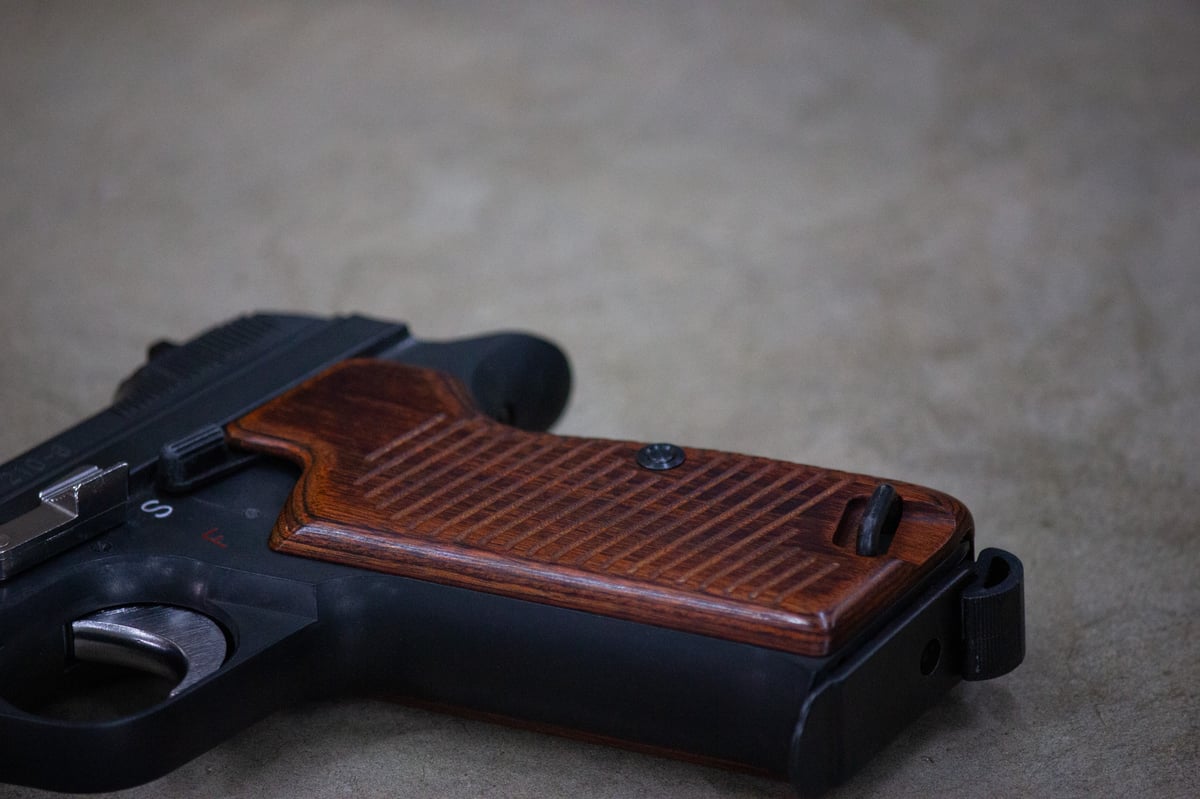 ウッドグリップ｜マルシン工業製 SIG P210-6｜ブラウン [AWG-1466] | P