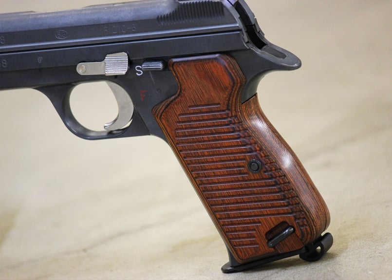 ウッドグリップ｜マルシン工業製 SIG P210-6｜ブラウン [AWG-1466] | P
