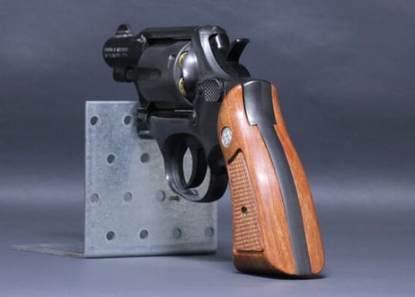 ウッドグリップ｜S&W｜M10｜K/Lフレーム”スクエアバットタイプ”用｜サービスサイズ／テーパーカット／カリン