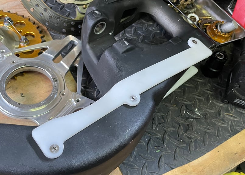 NSR250R MC28用チェーンスライダー [GR-662] | PANDORA-ONLIN