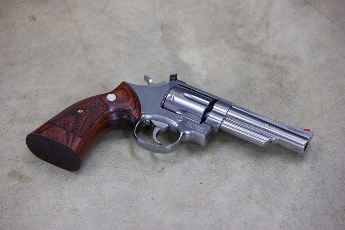 ウッドグリップ / S&W M19 / Kフレーム・スクエアバット / ターゲット