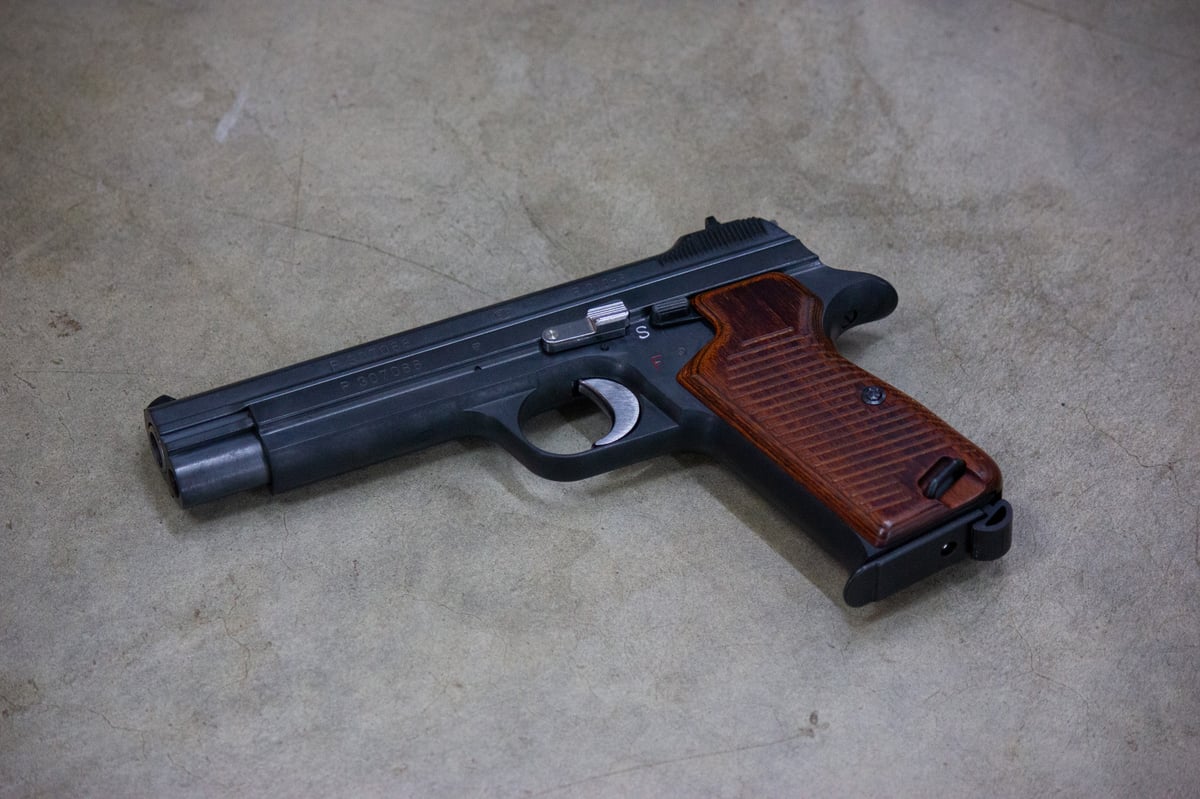 ウッドグリップ｜マルシン工業製 SIG P210-6｜ブラウン [AWG-1466] | P