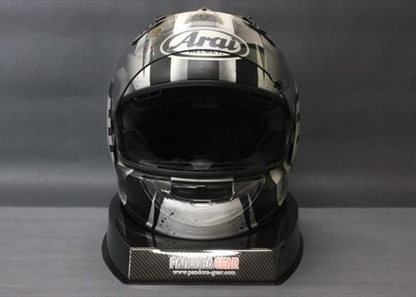 ヘルメットスタンド｜カーボンスタイル