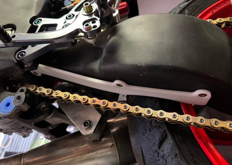 NSR250R MC28用チェーンスライダー [GR-662]