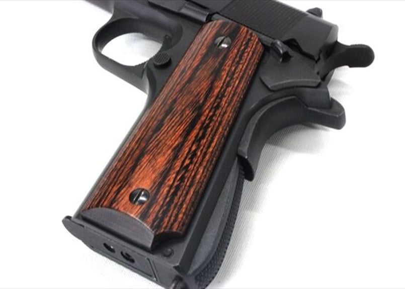 ブラック ハンドガン ウッドグリップ fit=scale-down,w=1200