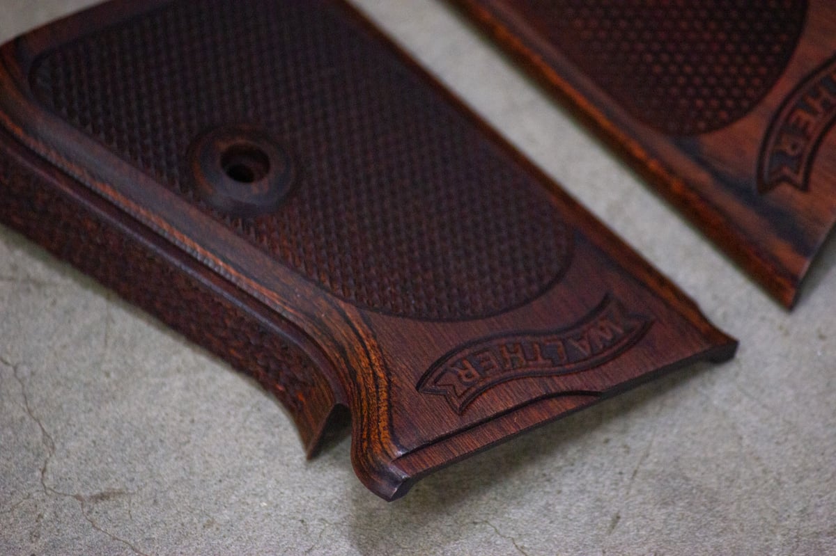 ウッドグリップ｜マルゼン製 ワルサーPPK｜チェッカー/ブラウン [AWG