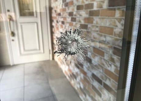 弾痕(ガラス)｜.45ACP｜BULLET HOLES｜GLASS