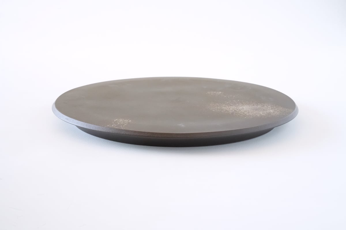 リバーシブルプレートΦ240 黒貝 | 佳窯