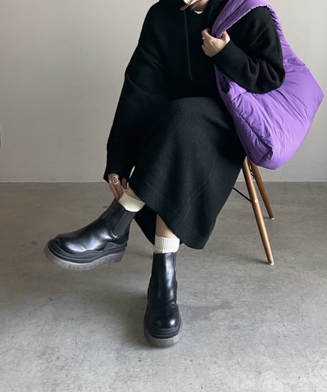 CLEAR SOLE CHELSEA BOOTS