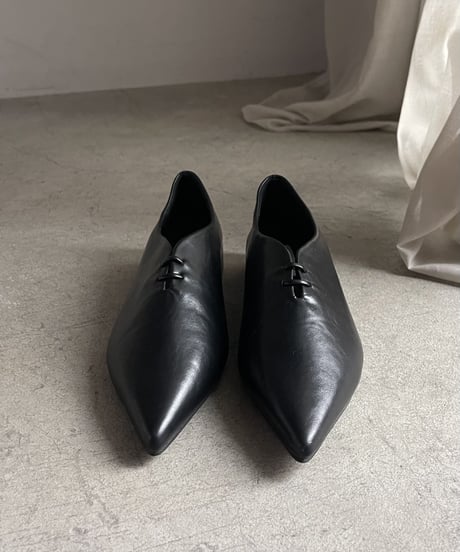 POINTED TOE FLAT SHOES