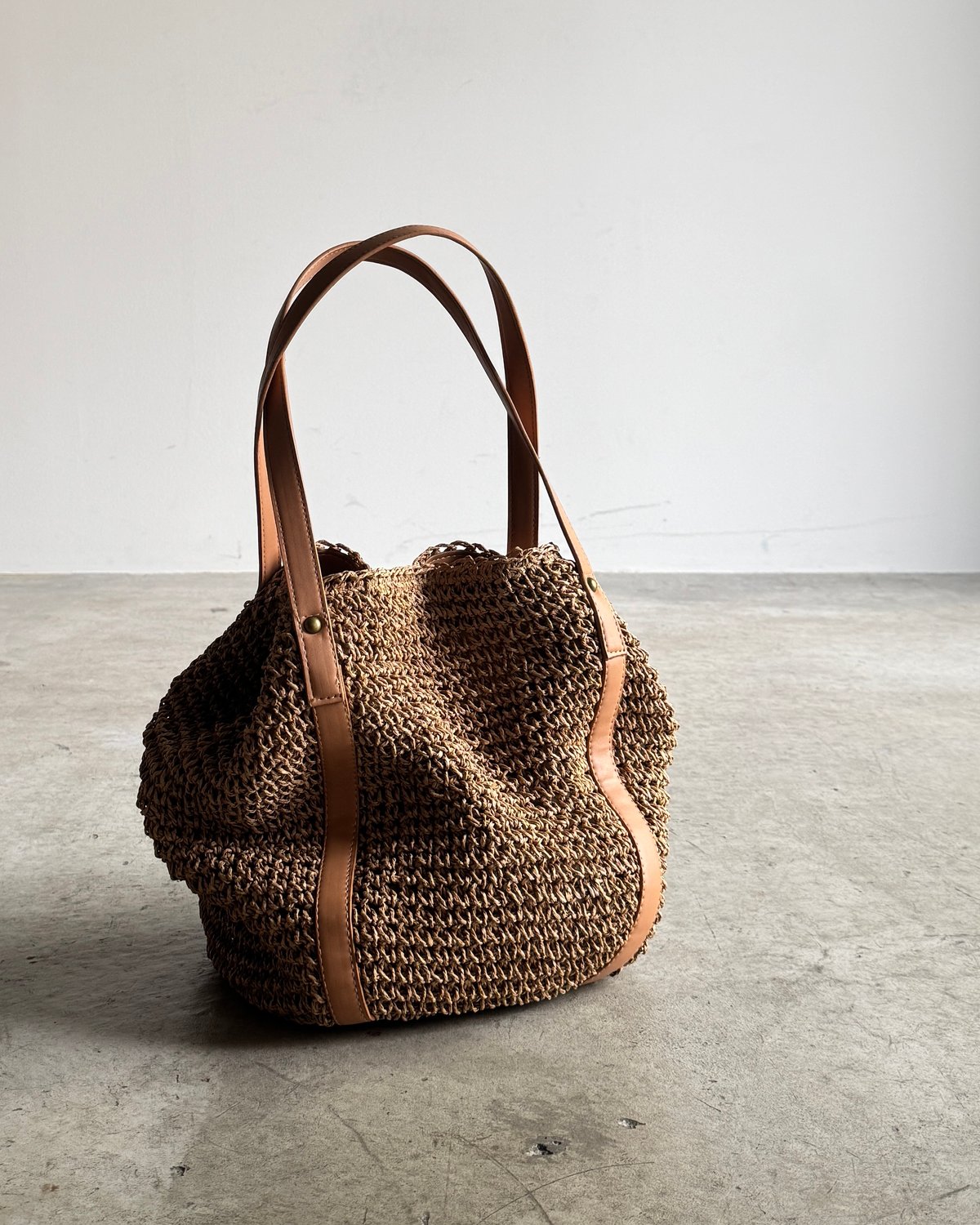 [emis] ROSE STITCH ROUND BAG ★大人気★ ROUND STRAW SHOULDER BAG | JISTORY