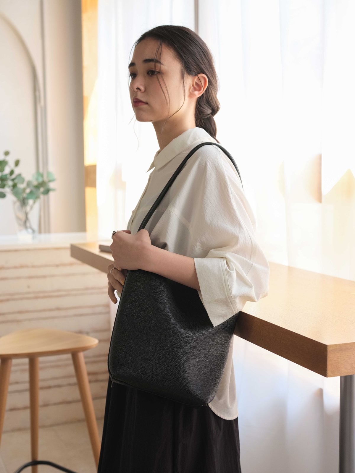 ONE HANDLE SHOULDER BAG middle | JISTORY