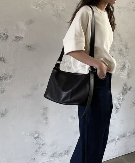 LEATHER SQUARE  SHOULDER / 2color