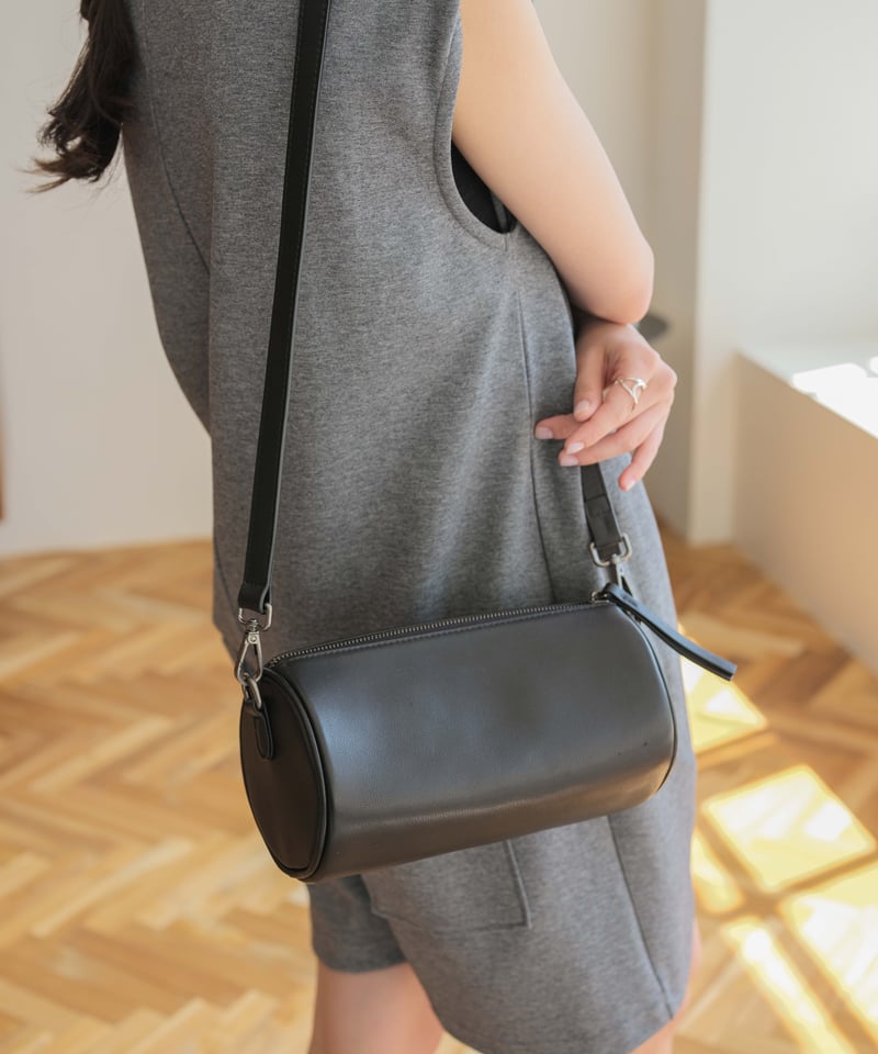 再入荷調整中】CYLINDER SHOULDER BAG | JISTORY