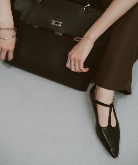 T-STRAP LOW HEEL SHOES