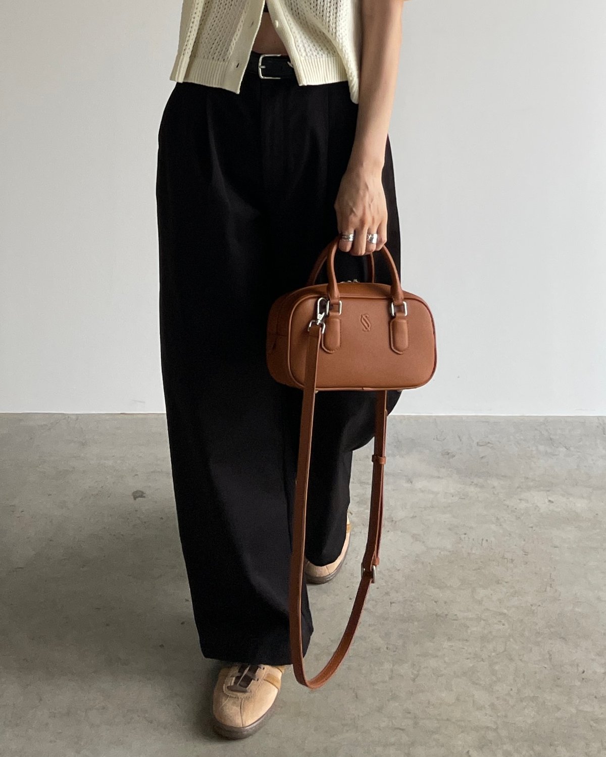 EMBOSS LOGO MINI BOSTON BAG | JISTORY EMBOSS LOGO MINI BOSTON BAG | JISTORY