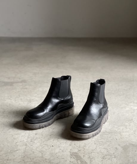 CLEAR SOLE CHELSEA BOOTS